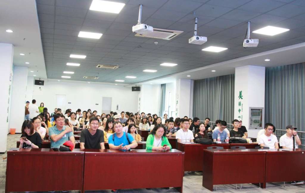 https://mmbiz.qpic.cn/mmbiz_png/e7kGhzpUvd8kQRCNDp2cWEicZ1OnxKZ4ibYctISicUpXZ3F2BtMqQ1UKia99YMVw7ufIeE8Ba1fuG1yfNQrOPVXRyg/640?wx_fmt=gif